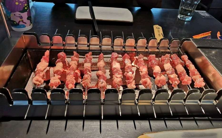 应该如何去加盟一家餐饮店呢？分享一些餐饮加盟的流程和技巧