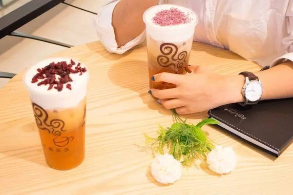 四云奶盖贡茶加盟费多少钱?