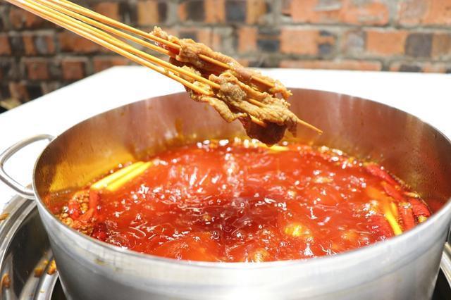 加盟签签向上串串香费用多少？不到10万就可以加盟是真的吗？
