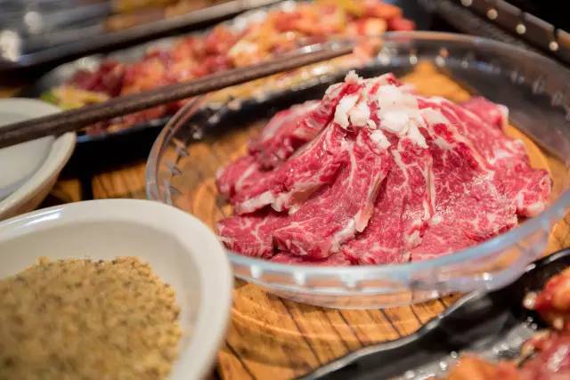 炭之家大片烤肉加盟怎么样?总部强有力团队,收益高、回收快