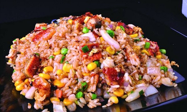 加盟炒饭快餐店要注意什么?想开个炒饭的店赚钱吗?